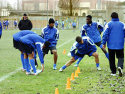 Los chicos del Juventud pedrense entrenan en tierras europeas