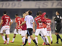 Fue un espectáculo agradable y victoria del Internacional de Porto Alegre