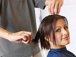 Curso de color, corte y peinado dirigido a peluqueros de la frontera