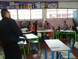 Charla en la Escuela Nº 5 sobre drogas legales e ilegales