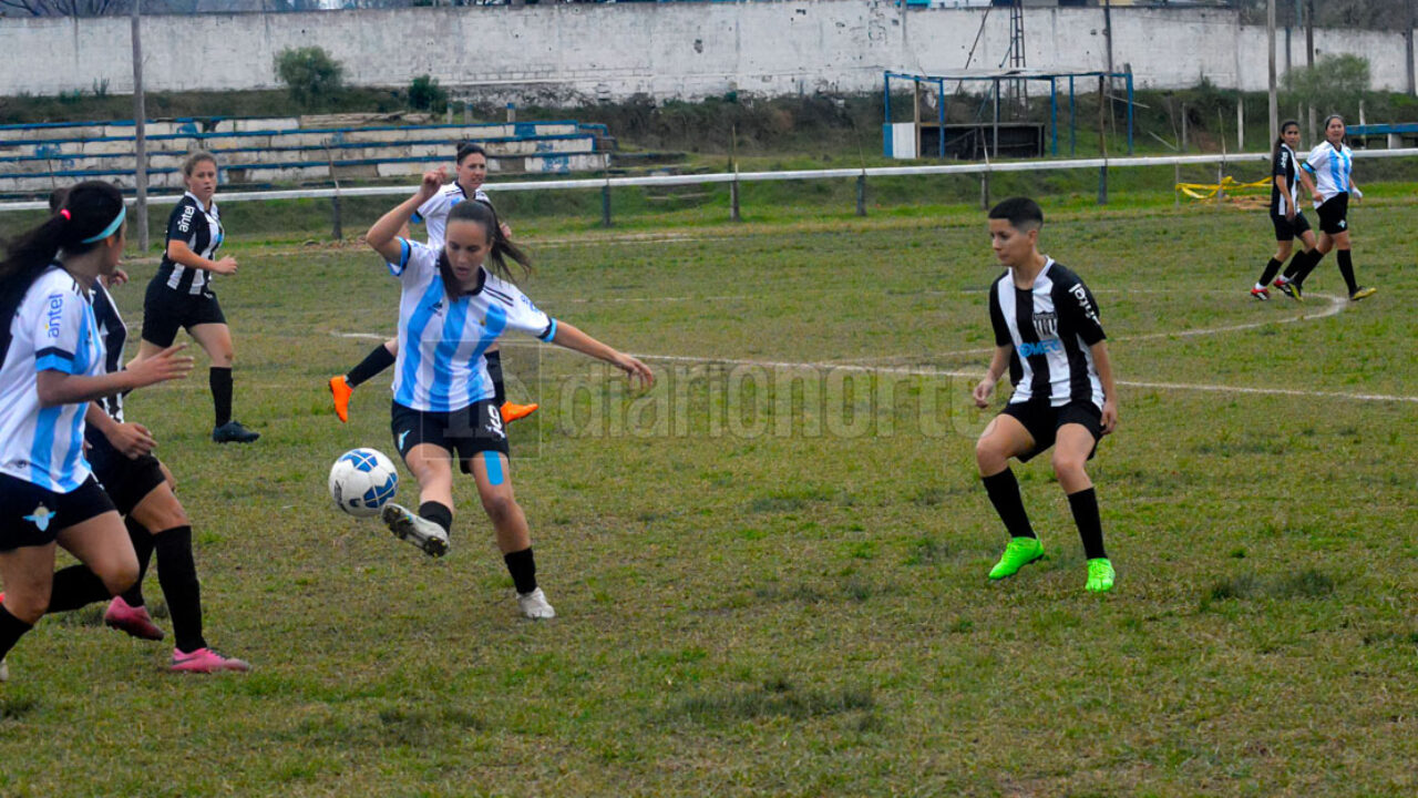 Lavalleja Fútbol Club (Uruguay)  Football logo, Futbol, Football club